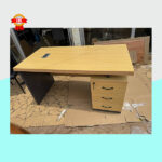 Bureau a 3 tiroirs – Image 4