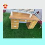 Bureau en bois