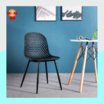 Chaise design perforée