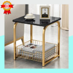 Titre: Table de chevet